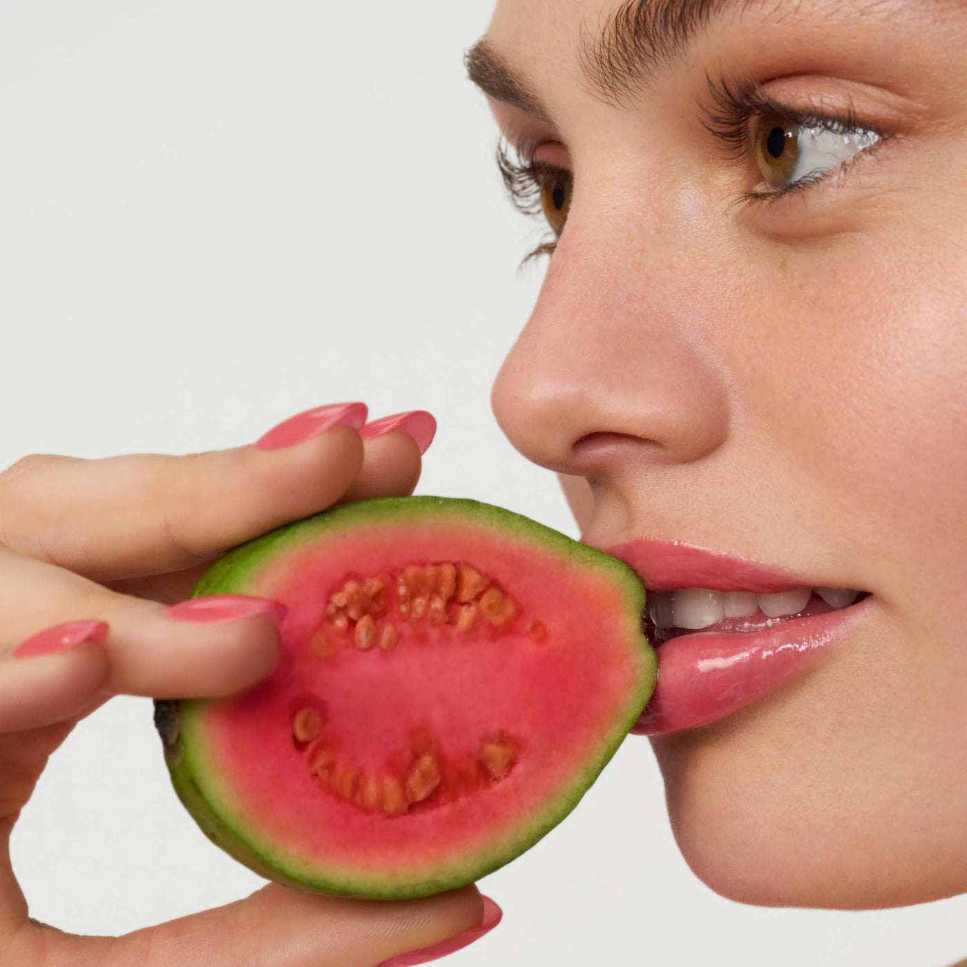 Summer Fridays Pink Guava Pouch *preorden*